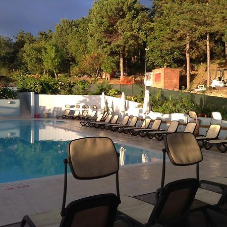 Camping Pineta Urbino Exterior photo
