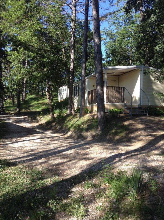 Camping Pineta Urbino Exterior photo